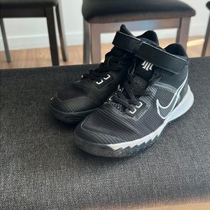 Nike Kyrie Flytrap Shoes